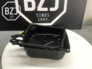 Used Gearbox cover Volkswagen Caddy Price on request offered by BZJ b.v.