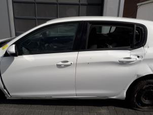 Used Central strip, left Peugeot 308 (L3/L8/LB/LH/LP) 1.6 BlueHDi 100 Price on request offered by BZJ b.v.