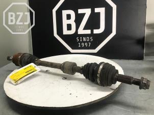 Used Front drive shaft, left Renault Clio IV (5R) 1.5 dCi 75 FAP Price on request offered by BZJ b.v.