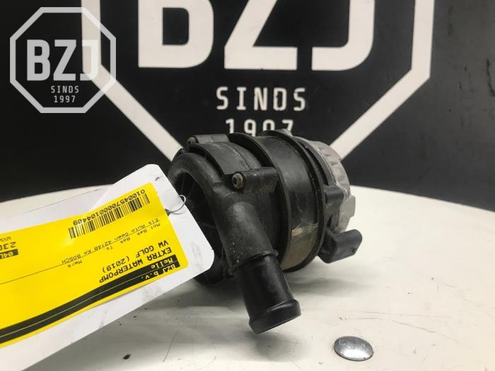 Begagnade Extra vattenpump Volkswagen Golf VII (AUA) e-Golf Pris på förfrågan erbjuds av BZJ b.v.