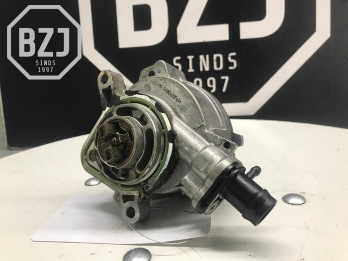 Brake servo vacuum pump from a Dacia Lodgy (JS)  2019
