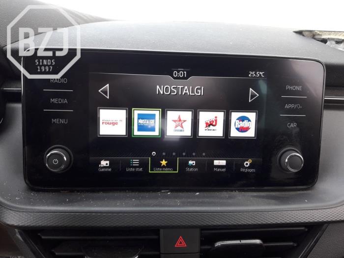 Display unité de contrôle multi media d'un Skoda Kamiq 1.5 TSI 16V 2020