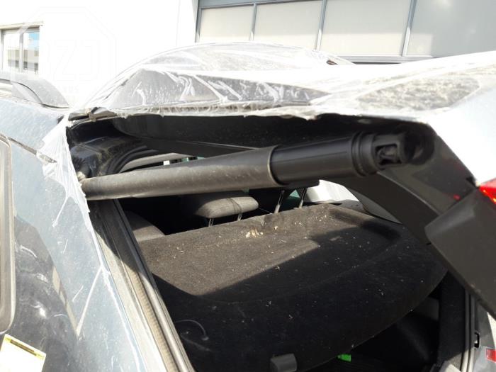 Amortisseur à gaz arrière gauche d'un Skoda Kamiq 1.5 TSI 16V 2020