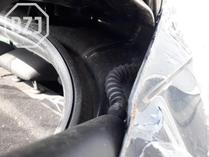Amortisseur à gaz arrière droit d'un Skoda Kamiq 1.5 TSI 16V 2020