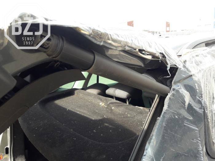 Amortisseur à gaz arrière droit d'un Skoda Kamiq 1.5 TSI 16V 2020