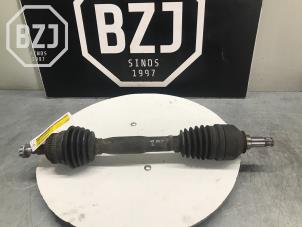 Used Front drive shaft, left Mercedes A (W168) 1.4 A-140 Price on request offered by BZJ b.v.