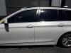 Montant centre gauche d'un BMW 5 serie Touring (F11), 2009 / 2017 520d xDrive 16V, Combi, Diesel, 1.995cc, 135kW (184pk), 4x4, N47D20C, 2013-07 / 2014-06, 5J51 2014