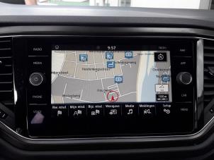 Gebrauchte Navigation Display Volkswagen T-Roc 1.0 TSI 12V BlueMotion Preis € 350,00 Margenregelung angeboten von BZJ b.v.