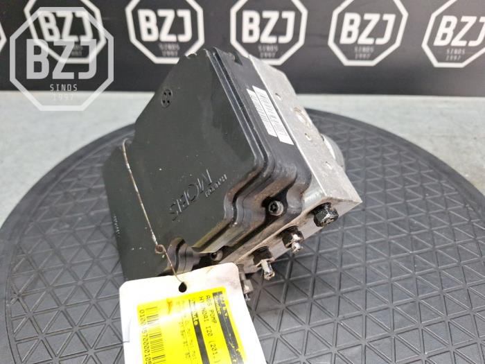 Używane Pompa ABS Hyundai i20 1.2i 16V Cena na żądanie oferowane przez BZJ b.v.