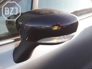 Used Wing mirror, left Renault Clio IV Estate/Grandtour (7R) 1.5 Energy dCi 90 FAP Price on request offered by BZJ b.v.