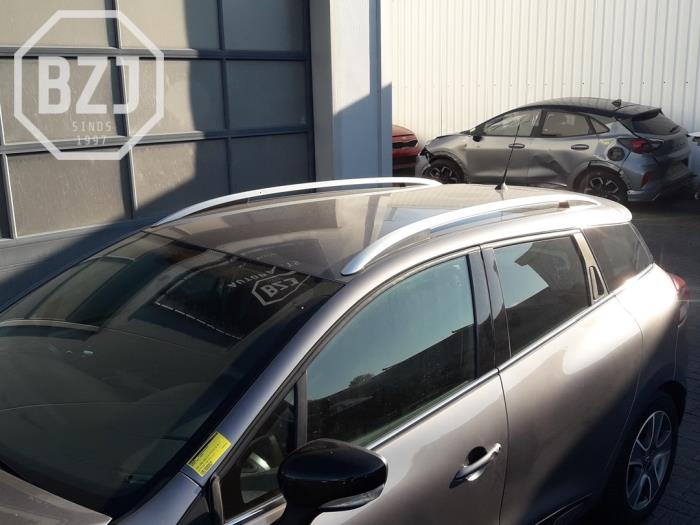 Używane Dach Renault Clio IV Estate/Grandtour (7R) 1.5 Energy dCi 90 FAP Cena na żądanie oferowane przez BZJ b.v.