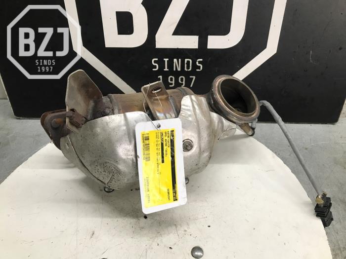 Catalytic converter from a Opel Astra J (PC6/PD6/PE6/PF6) 1.4 Turbo 16V 2015
