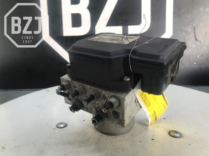Begagnade ABS-pump Ford Mondeo IV 2.0 16V Pris på förfrågan erbjuds av BZJ b.v.
