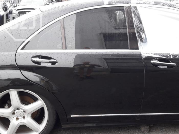 Rear door 4-door, right from a Mercedes-Benz S (W221) 3.0 S-320 CDI 24V 2006