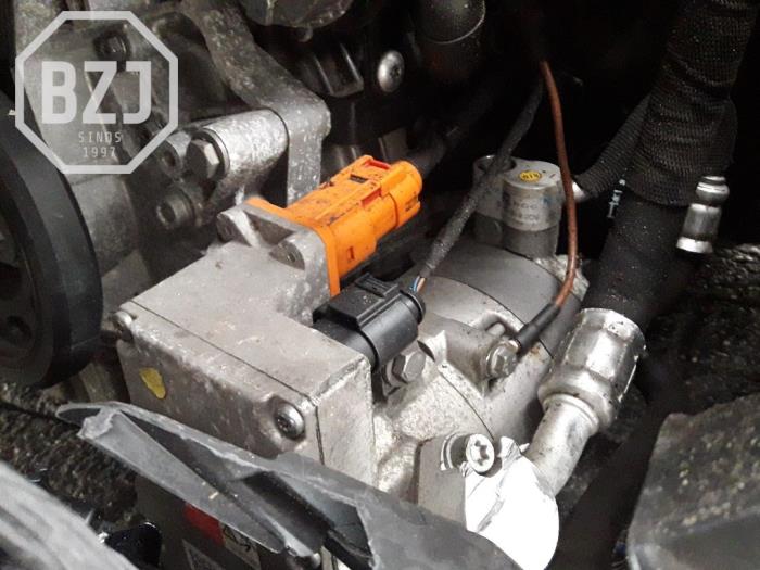Air conditioning pump from a Volkswagen Passat Variant (3G5) 1.4 GTE 16V 2016
