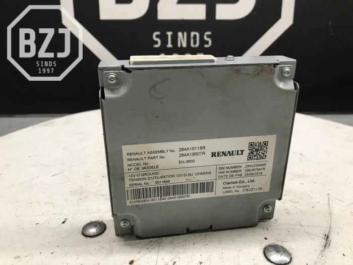 Radio module from a Renault Clio V (RJAB) 1.0 TCe 100 12V 2021