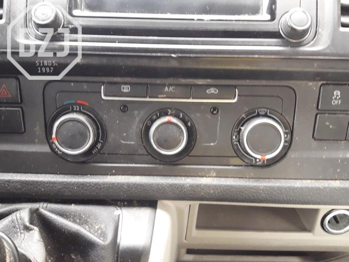 Heater control panel from a Volkswagen Transporter T6 2.0 TDI 150 4Motion 2017