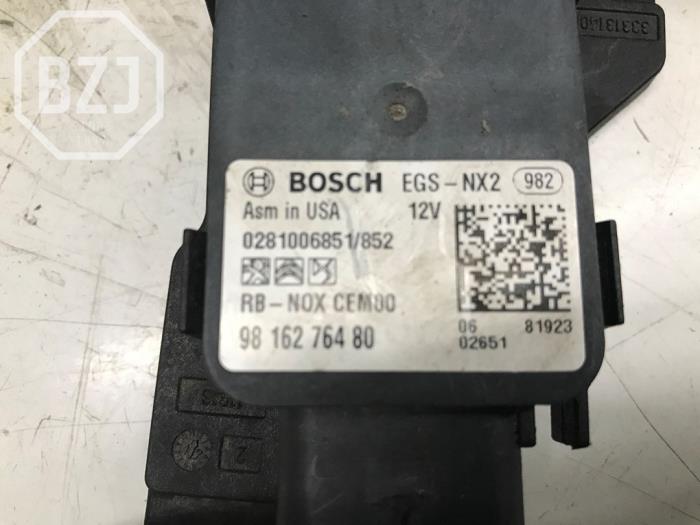 Nox sensor from a Peugeot 308 SW (L4/L9/LC/LJ/LR) 1.5 BlueHDi 130 2018
