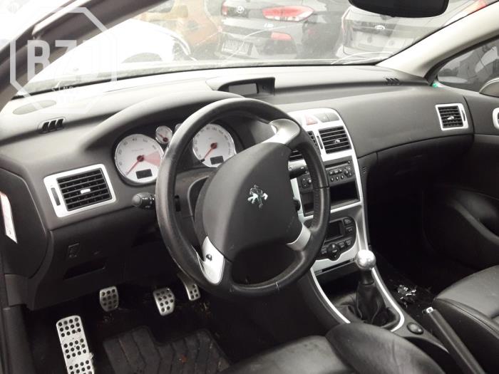 Używane Panel Peugeot 307 CC (3B) 1.6 16V Cena na żądanie oferowane przez BZJ b.v.