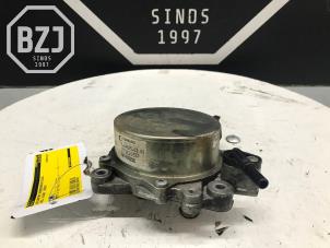 Usados Bomba de vacío de servofreno Opel Vivaro Precio de solicitud ofrecido por BZJ b.v.