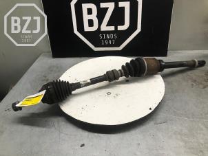 Used Front drive shaft, right Nissan Qashqai (J10) 2.0 16V Price on request offered by BZJ b.v.