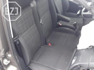 Used Double front seat, right Mercedes Vito (447.6) 2.2 114 CDI 16V Price € 544,50 Inclusive VAT offered by BZJ b.v.