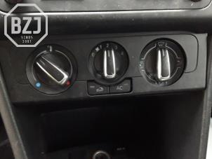 Usados Panel de control de calefacción Volkswagen Polo V (6R) 1.2 TDI 12V BlueMotion Precio de solicitud ofrecido por BZJ b.v.