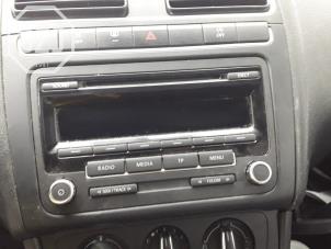Gebrauchte Radio CD Spieler Volkswagen Polo V (6R) 1.2 TDI 12V BlueMotion Preis auf Anfrage angeboten von BZJ b.v.