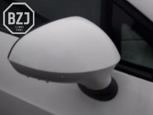 Używane Lusterko zewnetrzne prawe Seat Ibiza ST (6J8) 1.2 TDI Ecomotive Cena na żądanie oferowane przez BZJ b.v.