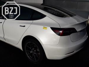 Używane Panel boczny lewy tyl Tesla Model 3 Long Range, Performance AWD Cena na żądanie oferowane przez BZJ b.v.