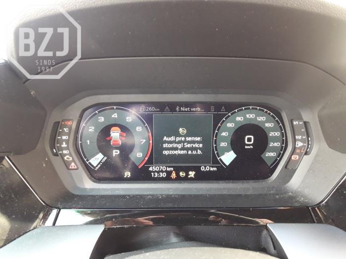 Usados Cuentakilómetros Audi A3 Sportback (8YA) 1.5 35 TFSI 16V Mild Hybrid Precio € 450,00 Norma de margen ofrecido por BZJ b.v.