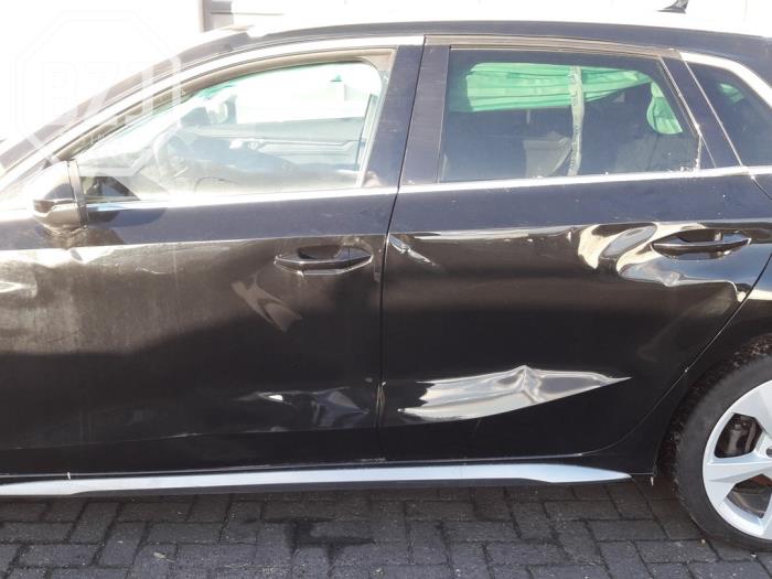 Gebrauchte Säule Mitte links Audi A3 Sportback (8YA) 1.5 35 TFSI 16V Mild Hybrid Preis € 400,00 Margenregelung angeboten von BZJ b.v.
