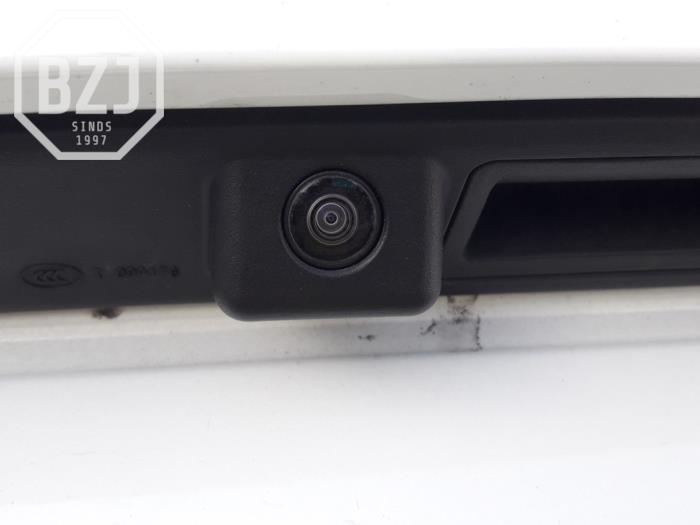 Reversing camera from a Audi A5 Cabrio (F57/F5E) 2.0 40 TFSI Mild Hybrid 16V 2022