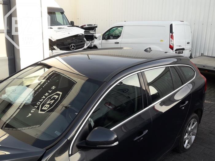 Używane Dach Volvo V60 I (FW/GW) 1.6 DRIVe Cena na żądanie oferowane przez BZJ b.v.