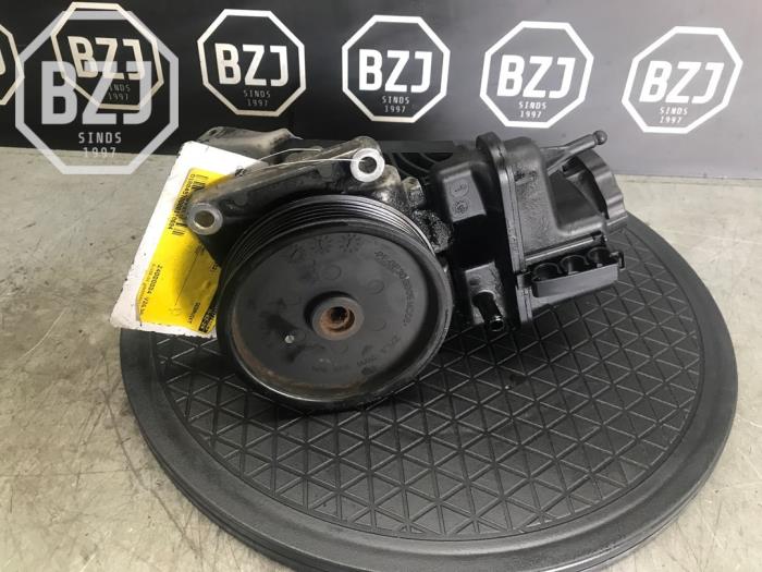 Used Power steering pump Mercedes Sprinter 3,5t (906.63) 313 CDI 16V Price on request offered by BZJ b.v.