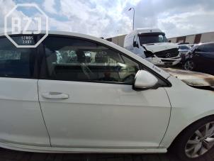 Used Front door 4-door, right Volkswagen Golf VII (AUA) 1.6 TDI BlueMotion 16V Price on request offered by BZJ b.v.