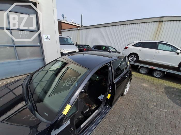 Używane Dach Volkswagen Golf VII (AUA) 2.0 GTI 16V Performance Package Cena na żądanie oferowane przez BZJ b.v.