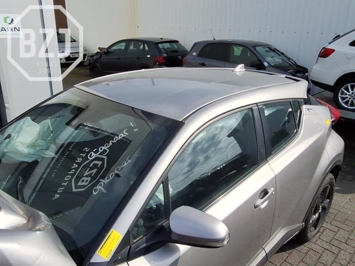 Używane Dach Toyota C-HR (X1,X5) 1.2 16V Turbo Cena € 500,00 Procedura marży oferowane przez BZJ b.v.