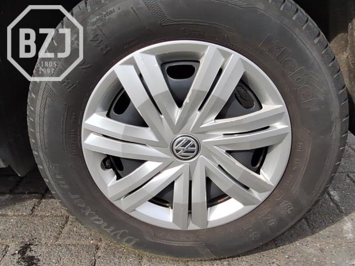 Felge van een Volkswagen Polo VI (AW1) 1.0 12V BlueMotion Technology 2019
