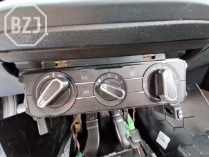 Usados Panel de control de calefacción Volkswagen Polo VI (AW1) 1.0 12V BlueMotion Technology Precio de solicitud ofrecido por BZJ b.v.