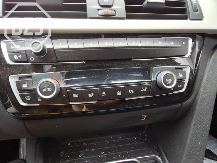 Panel Climatronic de un BMW 3 serie Touring (F31) 318d 2.0 16V 2019