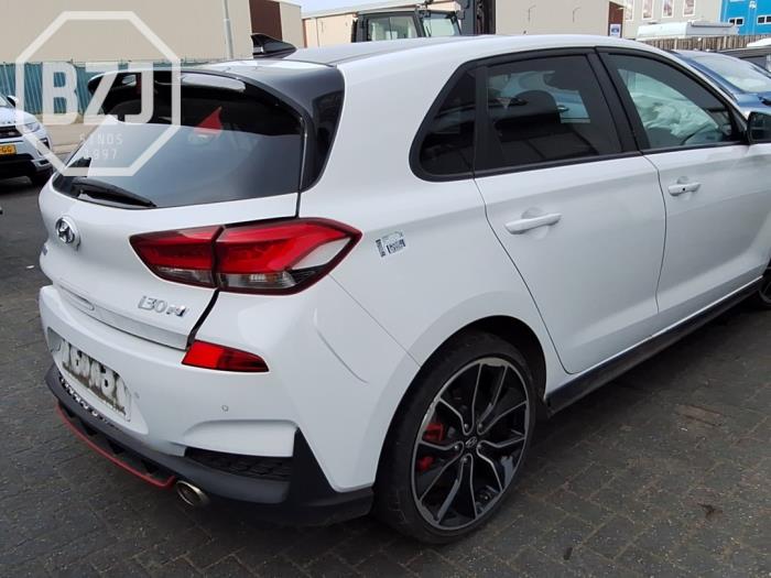 Rear side panel, right from a Hyundai i30 (GDHB5) 2.0 N Turbo 16V Performance Pack 2019