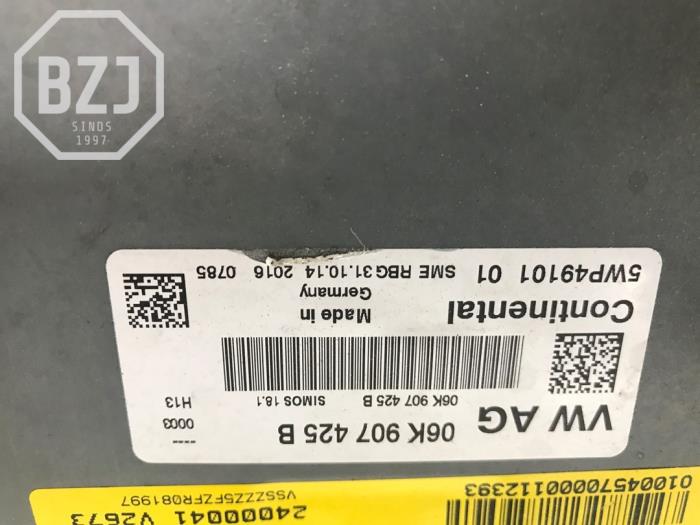 Engine management computer from a Seat Leon ST (5FF) 2.0 TSI Cupra 280 16V 2015