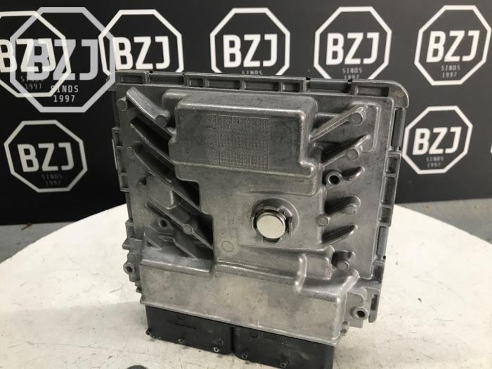 Engine management computer from a Seat Leon ST (5FF) 2.0 TSI Cupra 280 16V 2015