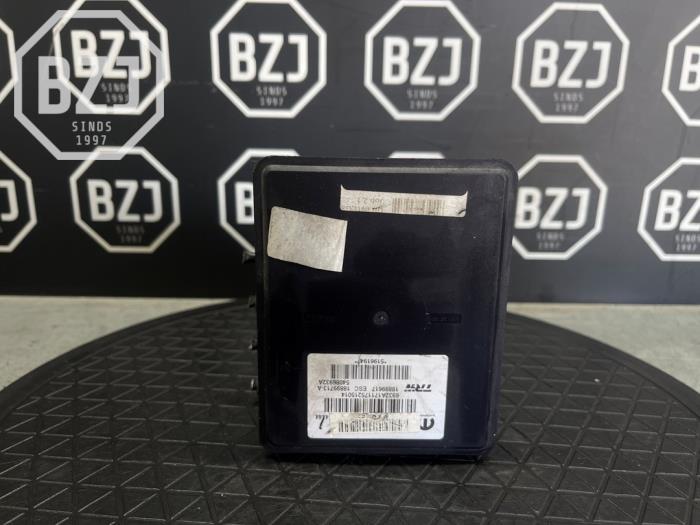 Usagé Bloc ABS Fiat 500X (334) 1.6 D 16V Multijet II Prix sur demande proposé par BZJ b.v.
