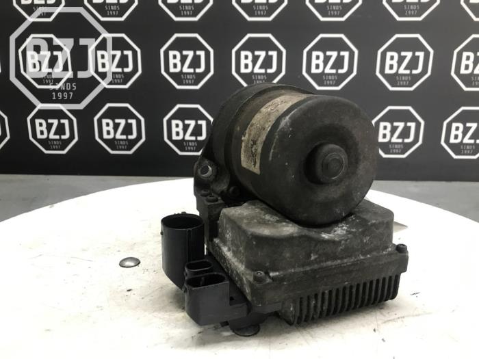 Usagé Pompe de direction Mercedes B (W245) 2.0 B-180 CDI 16V Prix sur demande proposé par BZJ b.v.