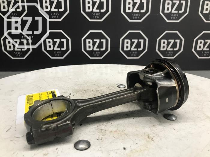 Usagé Piston Renault Captur Prix sur demande proposé par BZJ b.v.