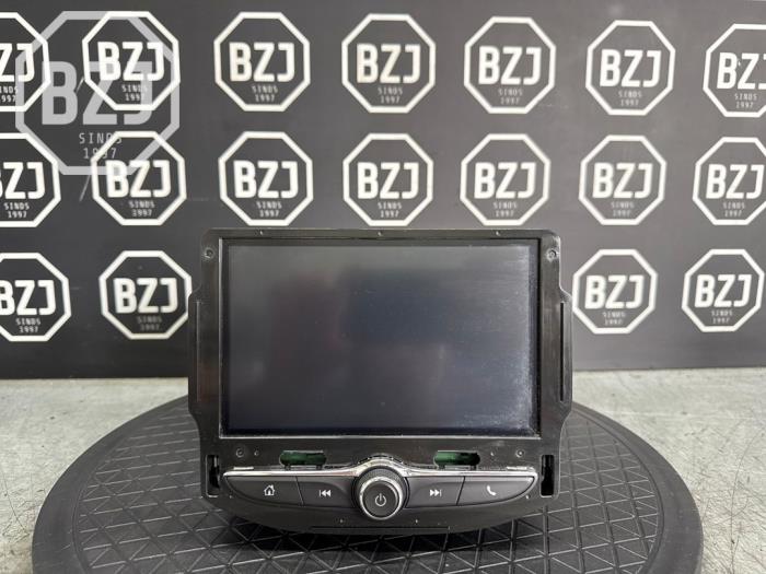 Używane Radio Opel Crossland (X) 1.2 Turbo 12V Cena € 125,00 Procedura marży oferowane przez BZJ b.v.