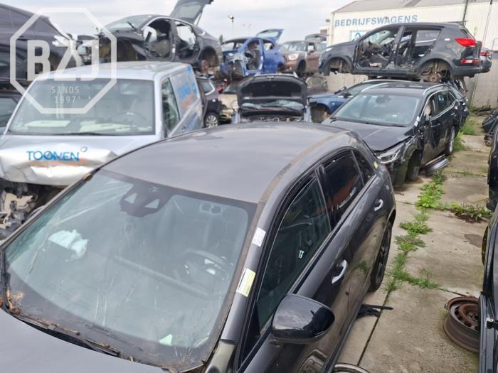 Używane Dach Mercedes A (177.0) 1.5 A-180d Cena na żądanie oferowane przez BZJ b.v.