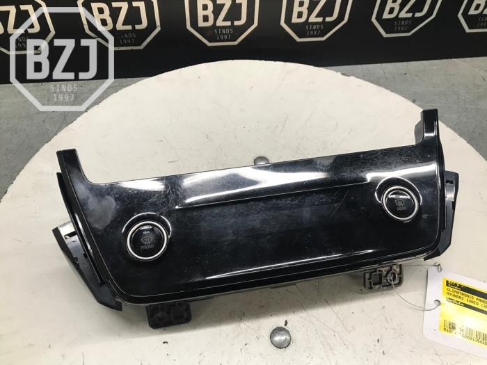 Begagnade Klimatpanel Hyundai Ioniq 1.6 GDI 16V PHEV Pris € 150,00 Marginaltabell erbjuds av BZJ b.v.